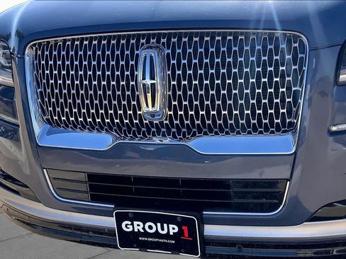 Used 2023 Lincoln Navigator 4WD image 30