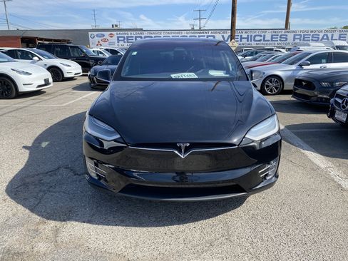 Used 2017 Tesla Model X 75D image 3