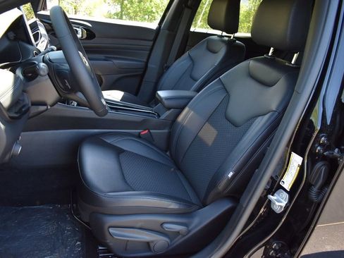 New 2026 Jeep Compass Latitude AWD/4WD image 10