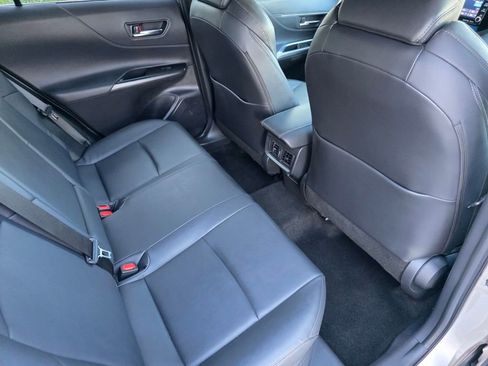 Used 2022 Toyota Venza LE image 30