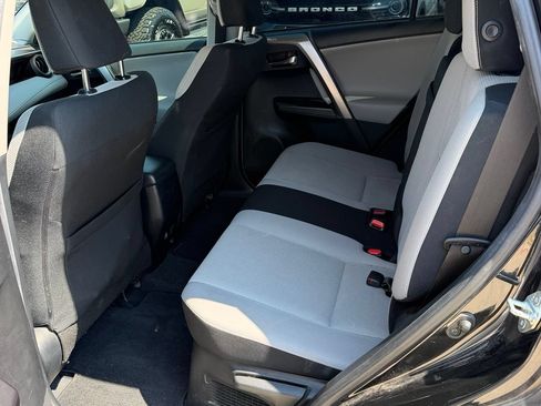 Used 2016 Toyota RAV4 XLE AWD/4WD image 17