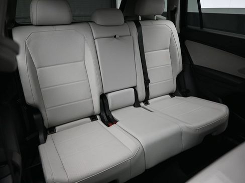 Used 2019 Volkswagen Tiguan SEL AWD/4WD image 25
