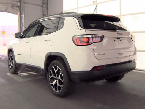 Used 2025 Jeep Compass Limited AWD/4WD image 4