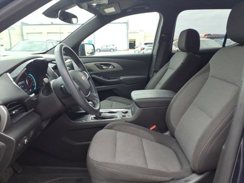 Used 2023 Chevrolet Traverse LT image 25