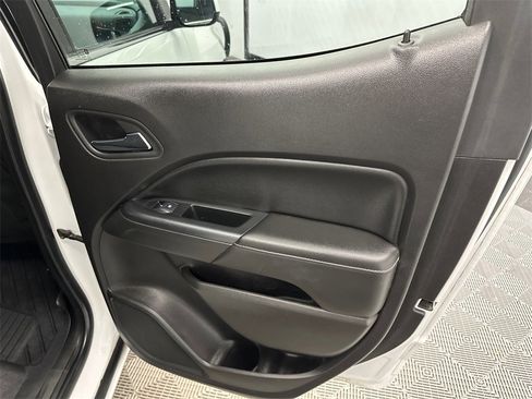 Used 2018 GMC Canyon SLE w/ SLE Convenience Package image 16