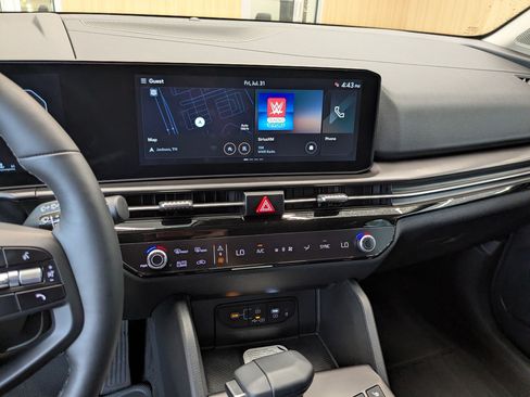 New 2026 Kia Sportage SX FWD image 17