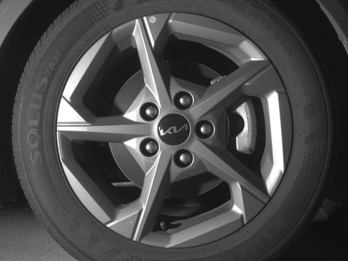 Used 2025 Kia K4 LXS image 13