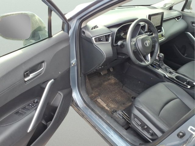 Used 2023 Toyota Corolla Cross XLE w/ Convenience Package AWD/4WD image 9