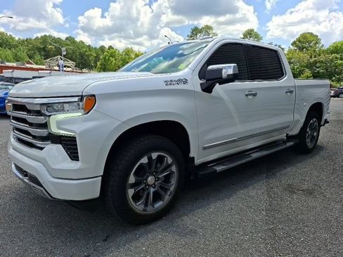Used 2025 Chevrolet Silverado 1500 High Country w/ Technology Package AWD/4WD image 7