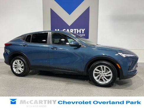 Used 2024 Buick Envista Preferred w/ Advanced Safety Package FWD image 3