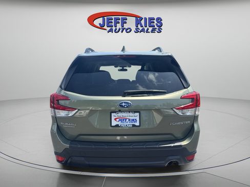 Used 2021 Subaru Forester Premium AWD/4WD image 6