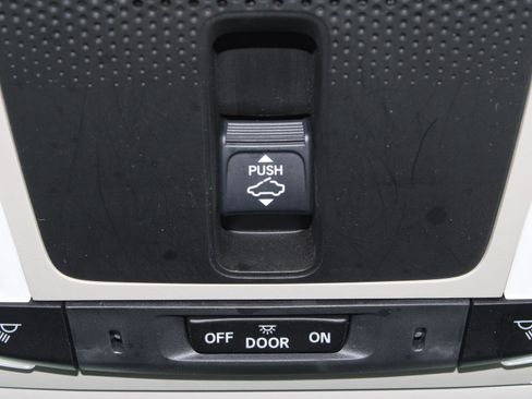 Used 2024 Honda Civic EX-L image 11