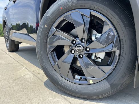 New 2026 Nissan Rogue SV FWD image 6