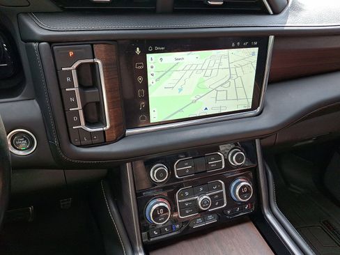 Used 2023 GMC Yukon XL Denali Ultimate image 14