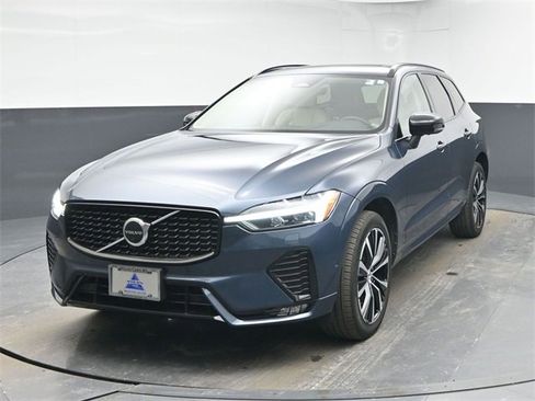 Used 2023 Volvo XC60 B5 Plus w/ Protection Package Premier image 3