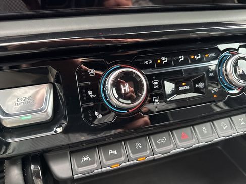 Used 2025 GMC Sierra 1500 AT4X image 46