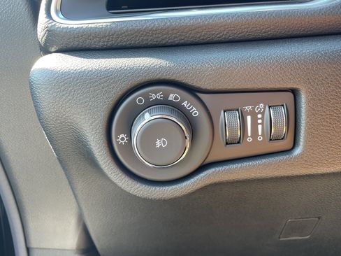 New 2026 Chrysler Pacifica Pinnacle image 21