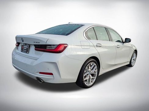 Used 2025 BMW 330i Sedan RWD image 4