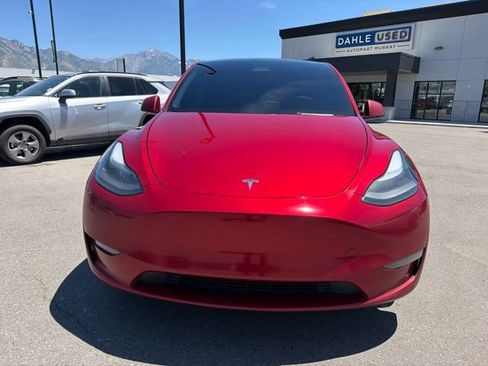Used 2024 Tesla Model Y Long Range AWD/4WD image 2