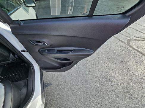 Used 2019 Chevrolet Trax LT w/ Driver Confidence Package FWD image 31