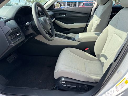 New 2025 Honda Accord SE image 9