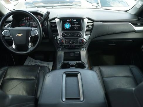 Used 2018 Chevrolet Suburban LT RWD image 22