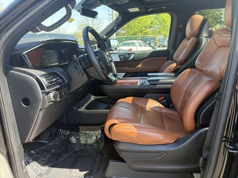 Used 2021 Lincoln Navigator Reserve w/ Luxury Package AWD/4WD image 11