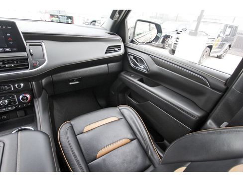 Used 2024 GMC Yukon XL AT4 w/ AT4 Premium Package AWD/4WD image 10