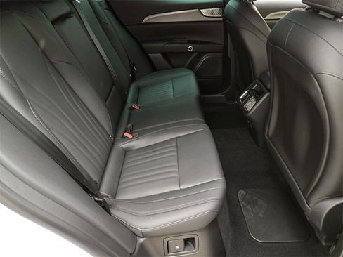 New 2024 Maserati Grecale GT image 24