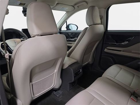 Used 2023 Lincoln Corsair FWD image 10