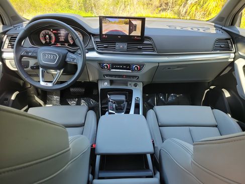 Certified 2025 Audi Q5 2.0T Premium Plus image 12
