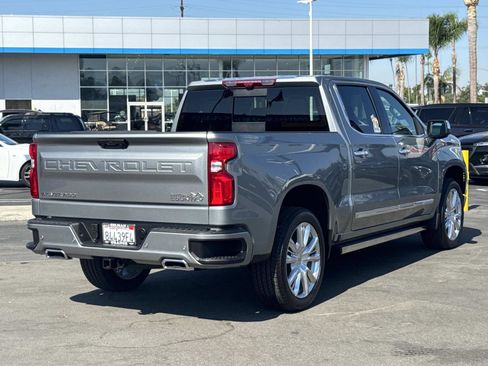 Used 2025 Chevrolet Silverado 1500 High Country w/ High Country Premium Package image 5