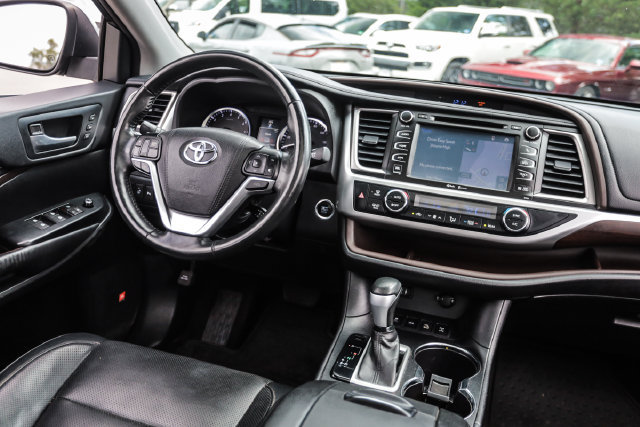 Used 2015 Toyota Highlander Limited Platinum AWD/4WD image 44