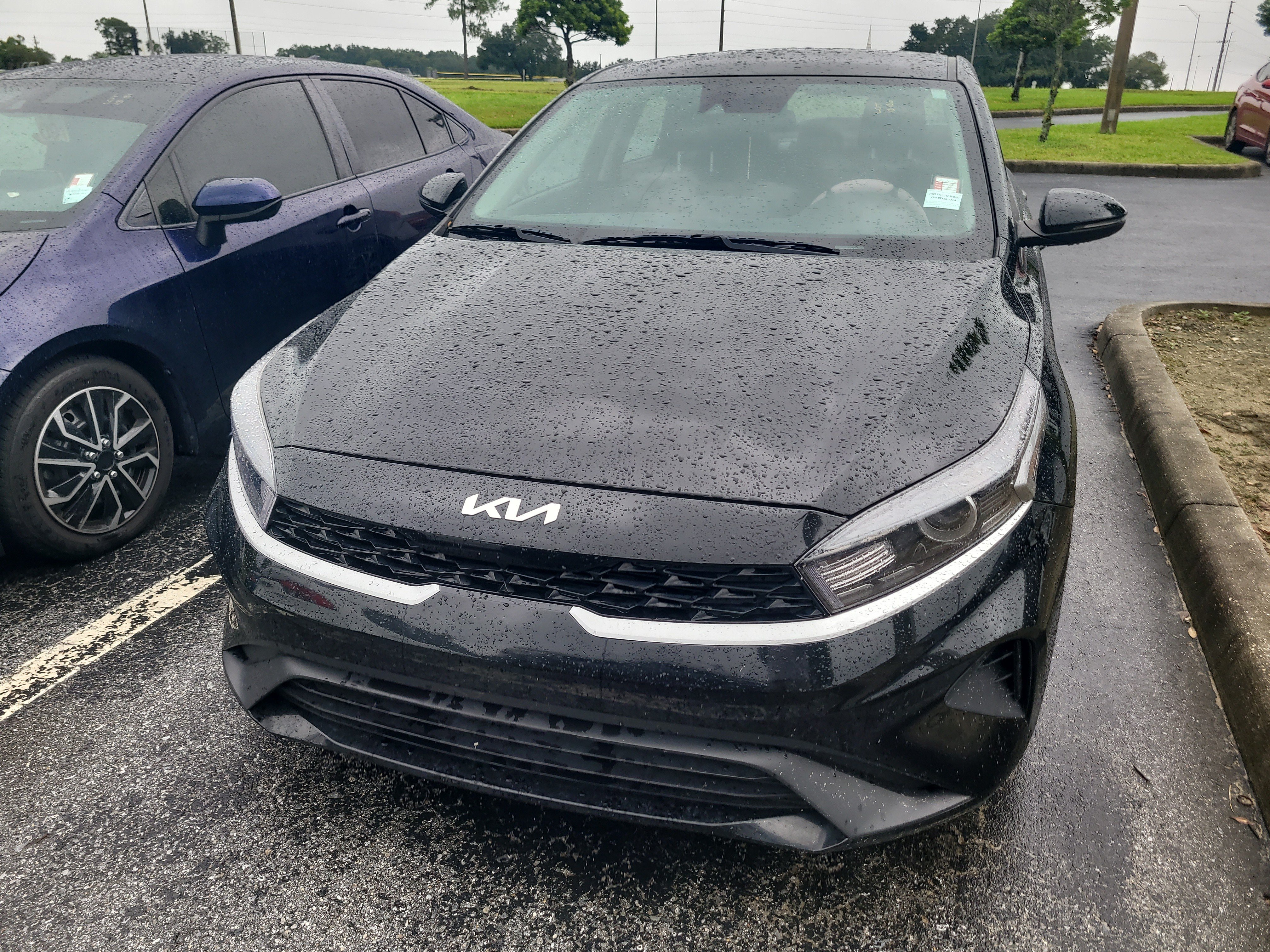 Used 2024 Kia Forte LXS w/ LXS Technology Package FWD image 2