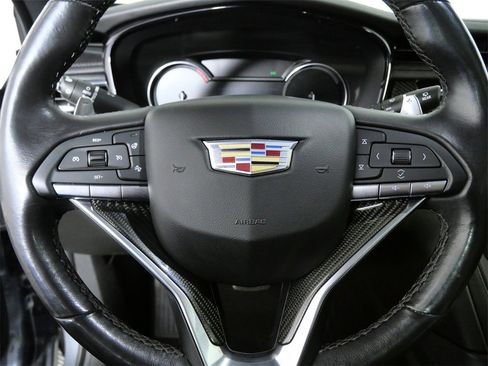 Used 2022 Cadillac XT6 Sport image 21