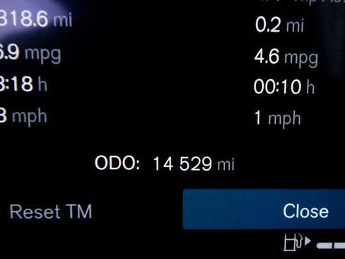 Certified 2025 Volvo XC40 B5 Core image 5