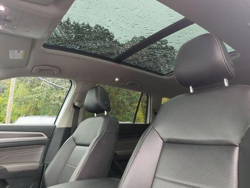 Certified 2022 Volkswagen Atlas SE image 14