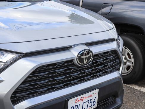 Used 2024 Toyota RAV4 LE image 6