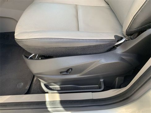 Used 2015 Ford Transit Connect Titanium image 23