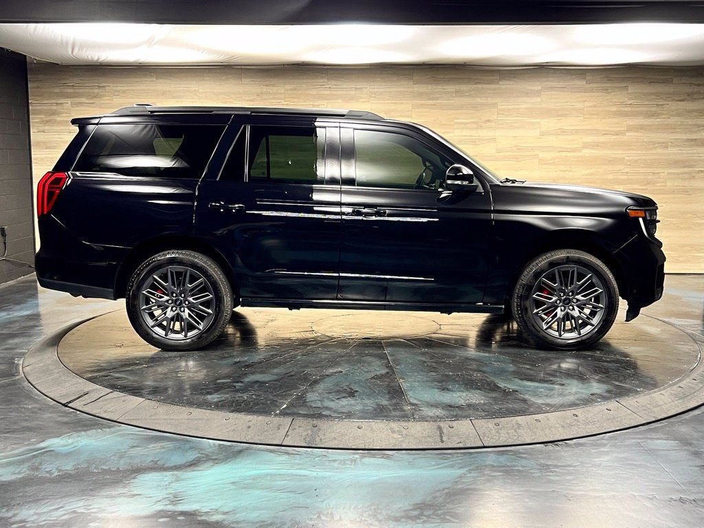 Used 2025 Ford Expedition Platinum w/ Stealth Performance Package AWD/4WD image 28