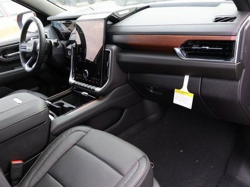 New 2026 GMC Yukon XL Denali w/ Sun & Power Step Package image 9