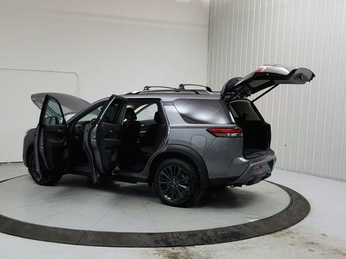 New 2026 Nissan Pathfinder SL w/ SL Premium Package FWD image 13