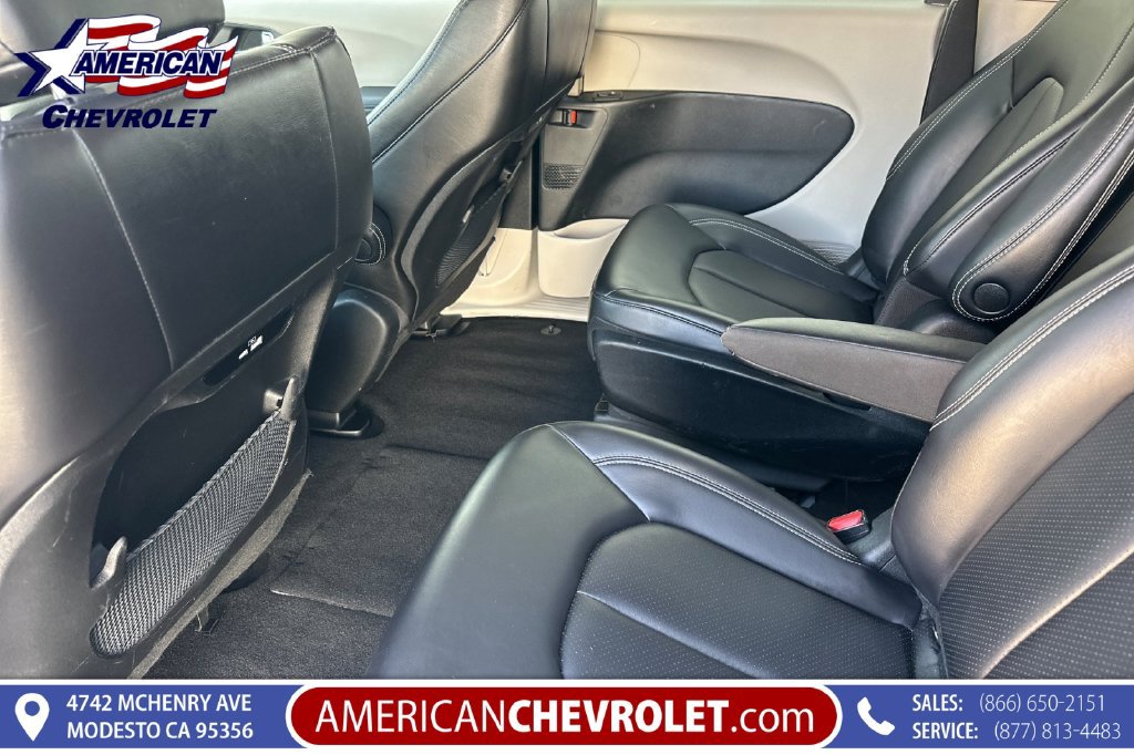 Used 2023 Chrysler Pacifica Touring-L FWD image 15