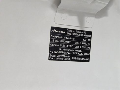 Used 2021 Porsche Macan image 28