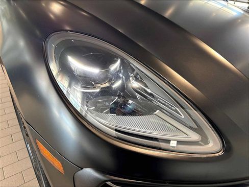 Used 2023 Porsche Macan AWD/4WD image 15