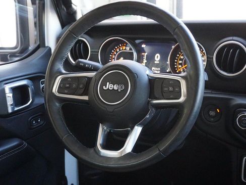 Used 2018 Jeep Wrangler Unlimited Sahara w/ Dual Top Group AWD/4WD image 34