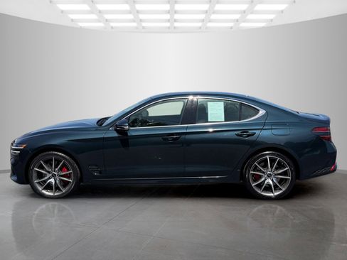 Used 2025 Genesis G70 2.5T RWD image 3