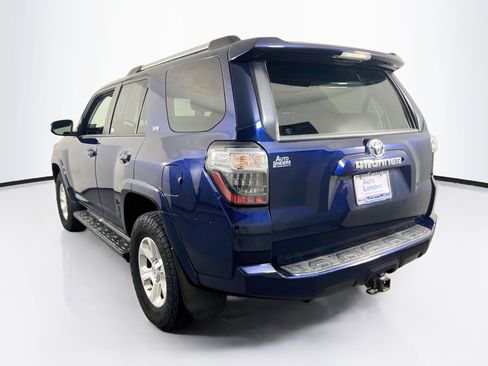 Used 2020 Toyota 4Runner SR5 AWD/4WD image 7