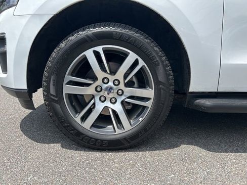 Certified 2024 Ford Expedition Max Limited RWD image 10