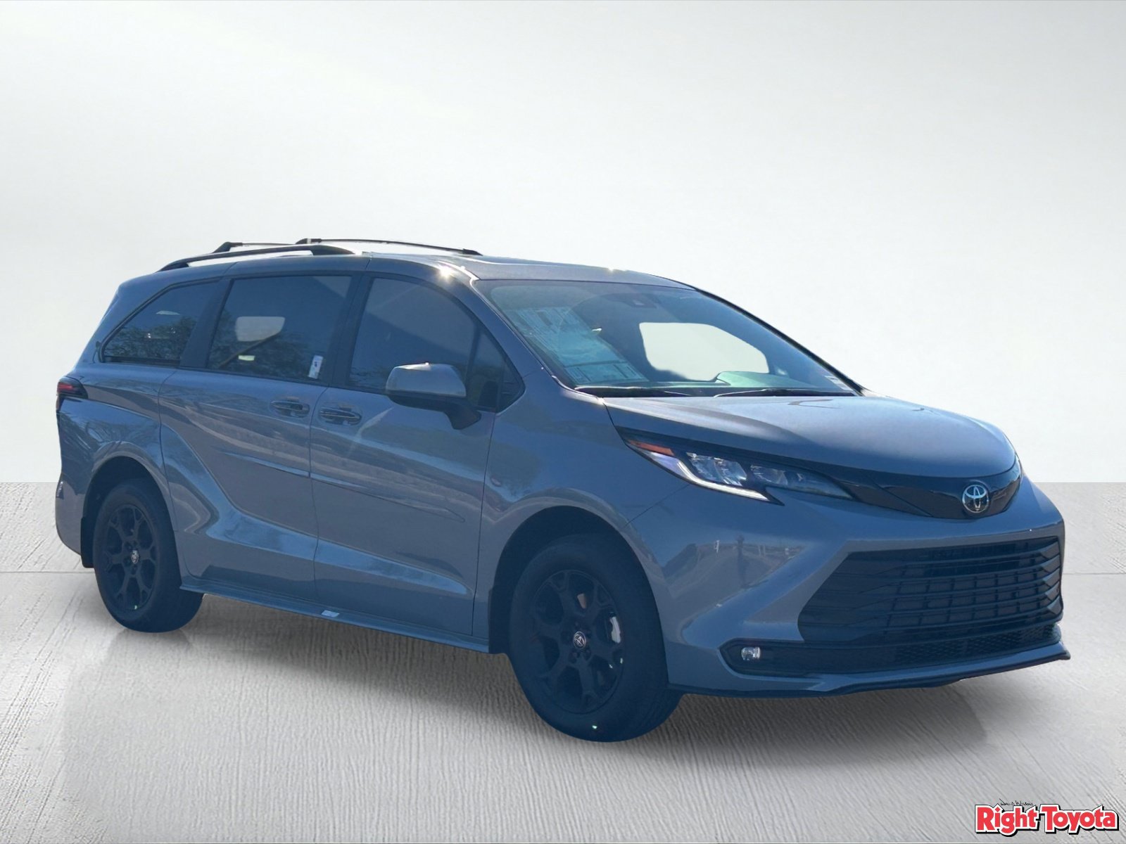 New 2026 Toyota Sienna XLE Woodland Edition AWD/4WD image 8